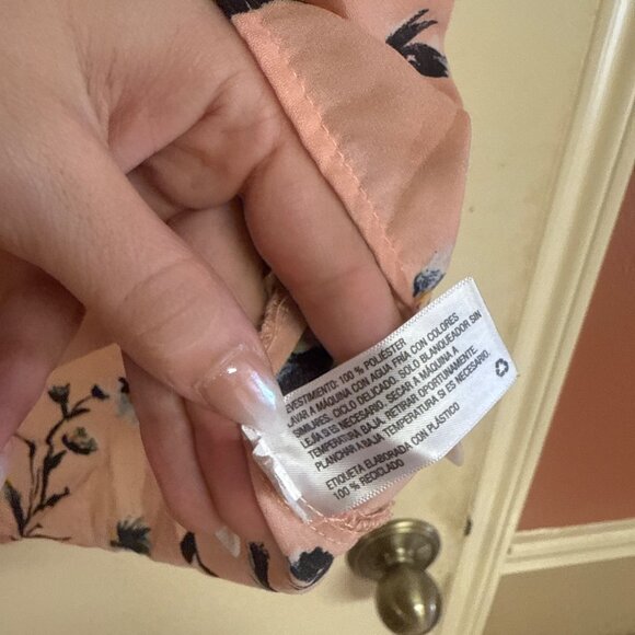 Xhilaration Peach Floral Women Blouse S Ruffled Short Sleeve Lightweight Polyest - Picture 5 of 6